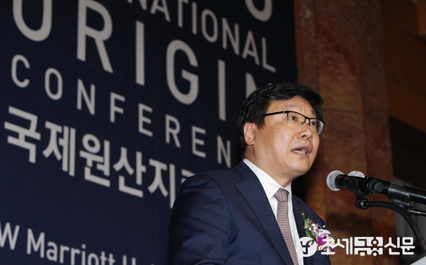 '2015 국제원산지 컨퍼런스'가 5일 오전 서울 서초구 JW메리어트 호텔에서 개막한 가운데 주형환 기획재정부 제1차관이 축사를 하고 있다. <사진=전한성 기자>
