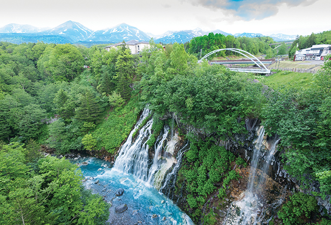 신비로운 물빛을 가진 비에이의 흰수염폭포
