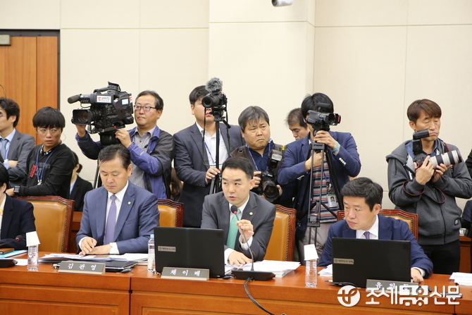 (네이버 이해진 전 의장 증인 출석 관련 박용진 의원 의견에 동조하는 국민의당 채이배 의원)