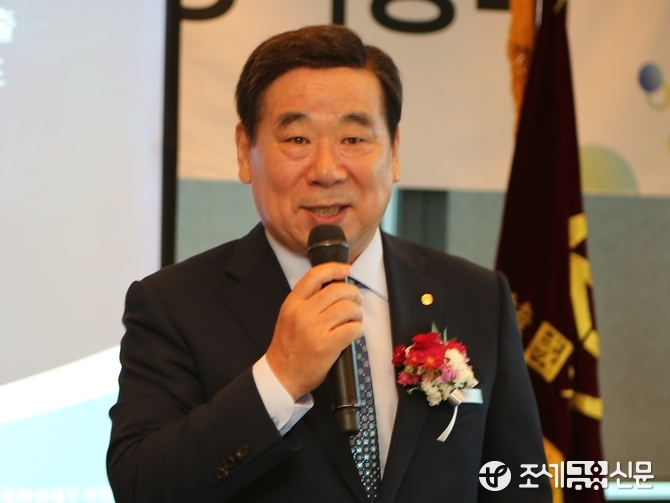 임채룡 서울지방세무사회장이 한국여성세무사회 총회에 참석해 축사를 전하고 있다. (사진=박가람 기자)