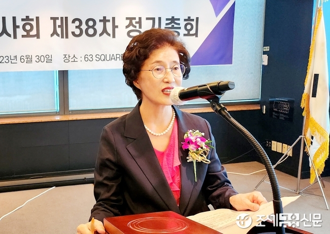 인사말을 전하는 이찬희 한국여성세무사회장. 