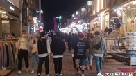 [포토뉴스] 확진자가 3천명대를 넘어섰지만 홍대 거리는 젊은이들로 '북적'