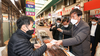 [포토뉴스] 공주산성시장 방문한 국세청장…국밥 한 그릇하며 의견청취