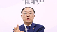 떠나는 홍남기 “새 정부에 중기재정 관리 부탁…부동산 아쉬움 커”