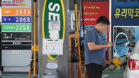 전국 주유소 휘발유·경유가격 L당 2천원 '훌쩍'…4주 연속 오름세