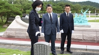 [포토뉴스] 김용식 광주세관장 취임...'5.18민주묘지 참배'로 공식일정 시작