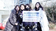 KT스카이라이프, 중증장애인에 맞춤형 휠체어 전달