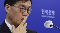 기준금리 동결 시사한 이창용…물가와 금융안정 ‘두 마리 토끼’ 잡나