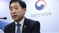 김주현 금융위원장 “탄소중립 적극 지원…신재생에너지 투자 확대”
