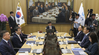 한은, 올해 성장률 전망 2.1→2.5%…물가상승률은 2.6% 유지