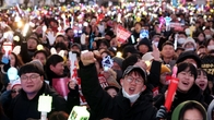 ‘국힘의 숨은 12표’ 윤석열 대통령 탄핵소추안 가결...전국 집회 시민들 '환호'