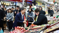 한경선 대구국세청장, 설맞이 전통시장 장보기 행사