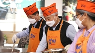 한전산업, '다시 찾은 밥퍼'...400여 어르신에게 '웃음 선물'