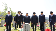 대전국세청 현충원 참배…묘역 정화도 함께