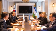 진옥동 신한금융 회장, 우즈베키스탄 사절단 만나 금융협력 논의