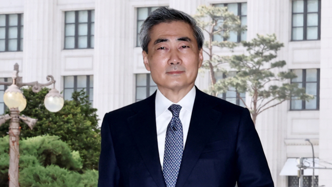 신현송 한은 총재 첫출근…다음달 금통위 ‘통화정책’ 시험대