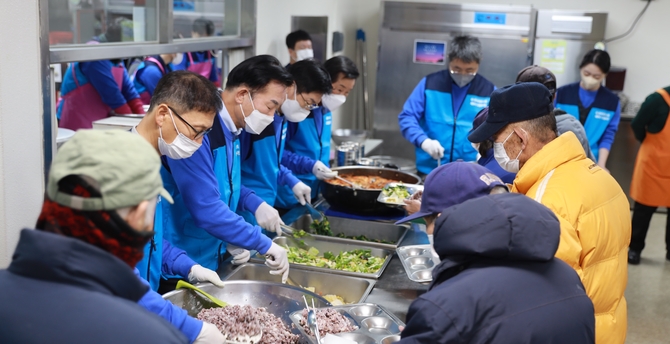 서울지방세무사회 '드림봉사단', 이웃 사랑 배식 봉사 펼쳐