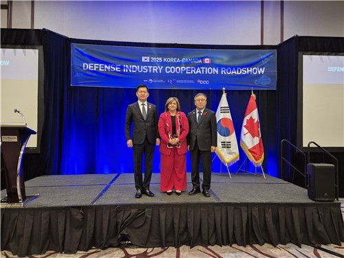 방사청, 캐나다서 방위사업 박람회…석종건 "캐 잠수함 협력할 것"